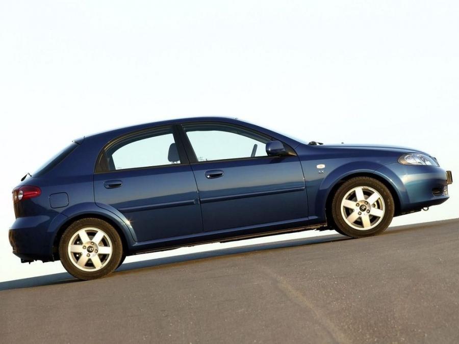  Daewoo Lacetti Hatchback SX 2004 года  (фото 6 из 13)